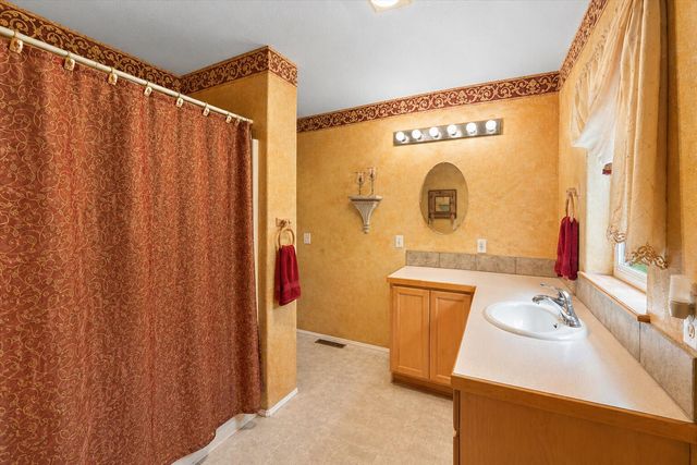 37 Firehouse Lane, Shady Cove, OR 97539