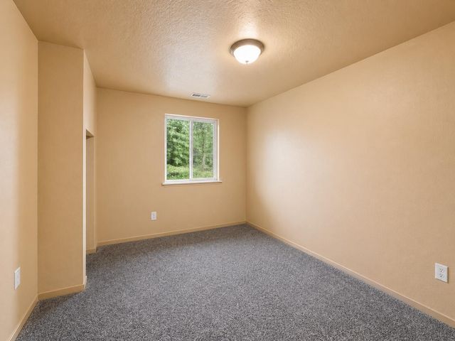 37 Firehouse Lane, Shady Cove, OR 97539