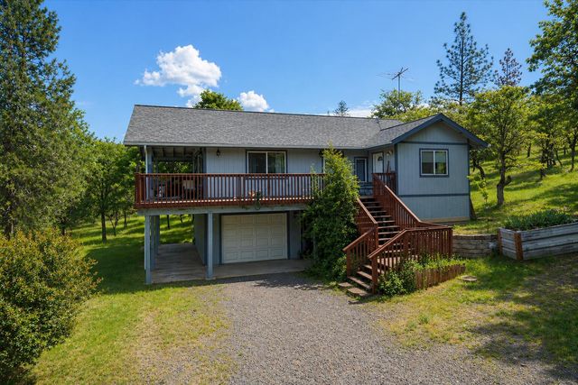 37 Firehouse Lane, Shady Cove, OR 97539