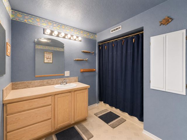 37 Firehouse Lane, Shady Cove, OR 97539