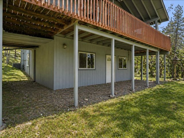 37 Firehouse Lane, Shady Cove, OR 97539
