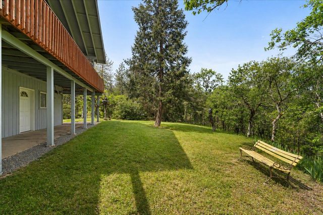 37 Firehouse Lane, Shady Cove, OR 97539