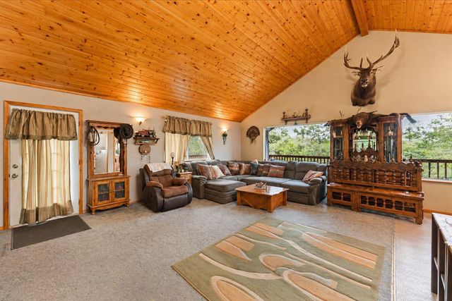 37 Firehouse Lane, Shady Cove, OR 97539