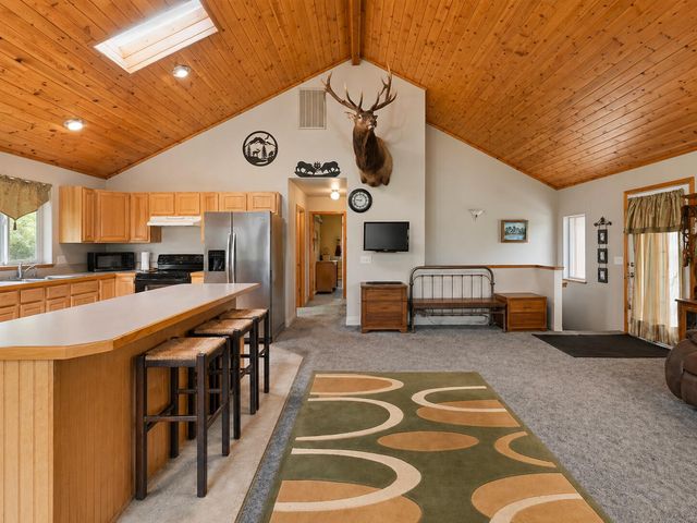 37 Firehouse Lane, Shady Cove, OR 97539