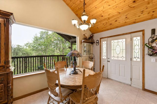 37 Firehouse Lane, Shady Cove, OR 97539