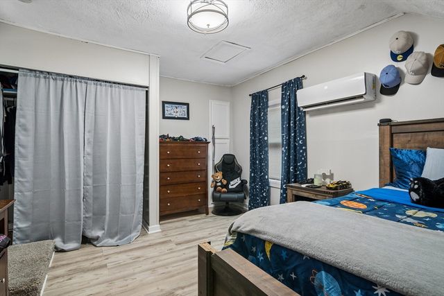 119 Acrebrook Rd, Springfield, MA 01129