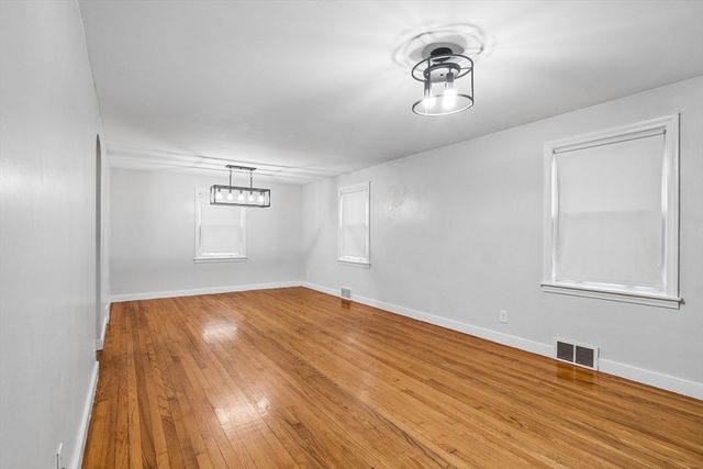 119 Acrebrook Rd, Springfield, MA 01129