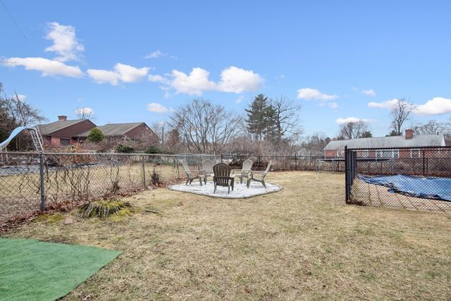 119 Acrebrook Rd, Springfield, MA 01129