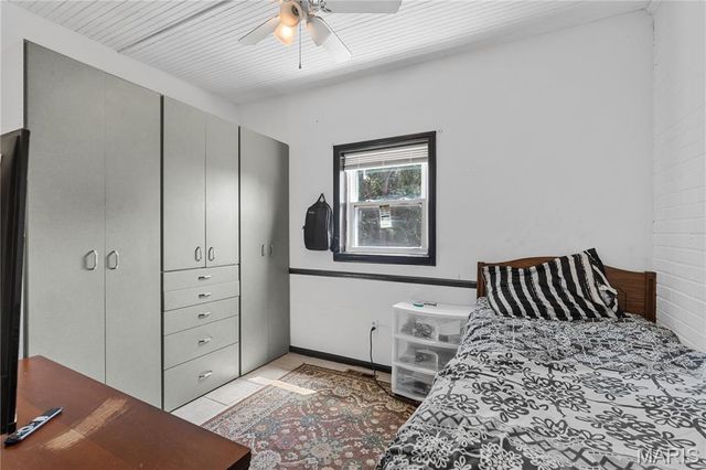 3926 Dunnica Avenue, St Louis, MO 63116