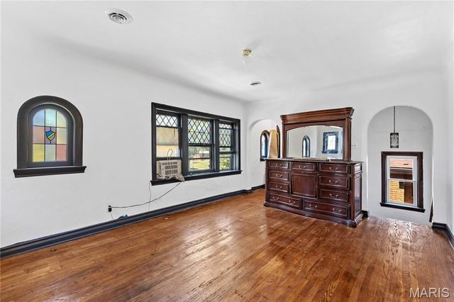 3926 Dunnica Avenue, St Louis, MO 63116