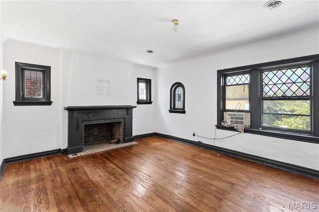 3926 Dunnica Avenue, St Louis, MO 63116