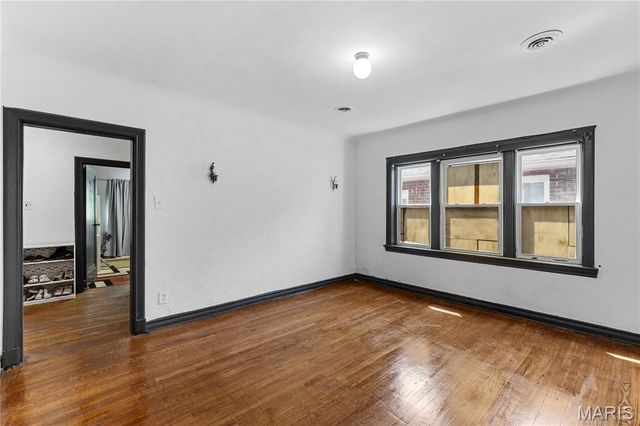 3926 Dunnica Avenue, St Louis, MO 63116