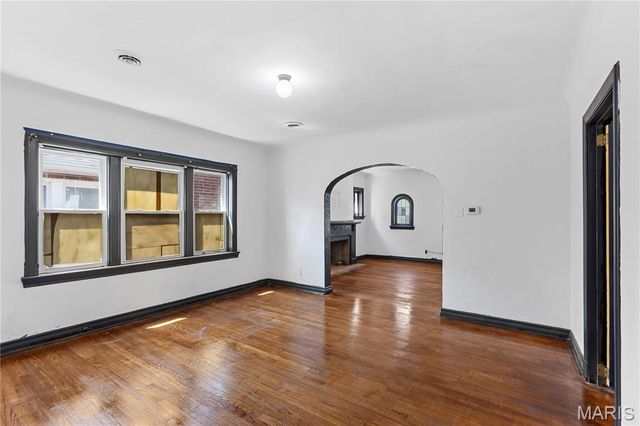 3926 Dunnica Avenue, St Louis, MO 63116