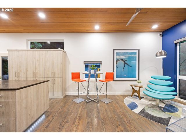 3115 Sw BENNINGTON Dr, Portland, OR 97205