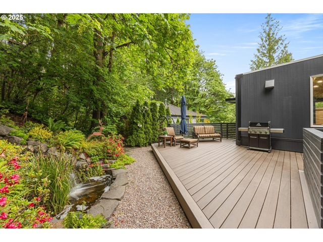 3115 Sw BENNINGTON Dr, Portland, OR 97205