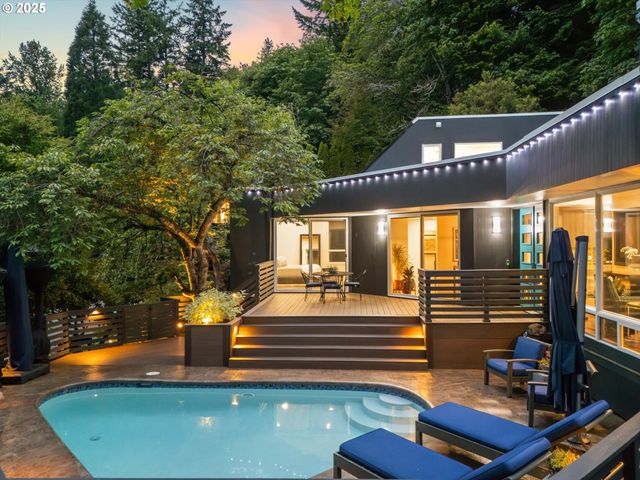 3115 Sw BENNINGTON Dr, Portland, OR 97205