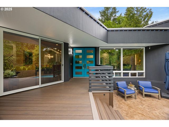 3115 Sw BENNINGTON Dr, Portland, OR 97205