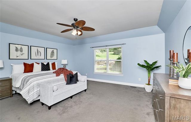 13222 Shady Green Drive, St Louis, MO 63128