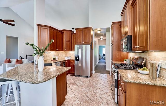 13222 Shady Green Drive, St Louis, MO 63128