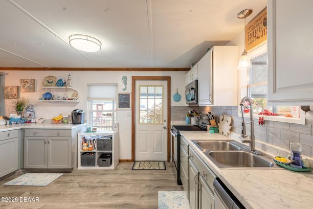 191 E Ariel Road, Oak Hill, FL 32759