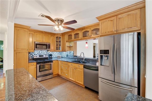 3 Commander DR, Hampton, VA 23666