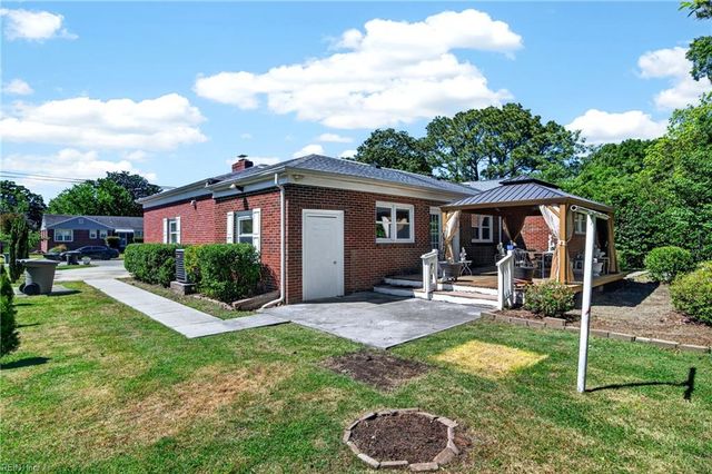 3 Commander DR, Hampton, VA 23666