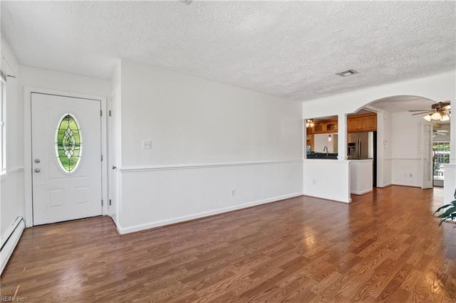 3 Commander DR, Hampton, VA 23666