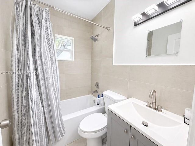 4028 SW 49th Court, Dania Beach, FL 33314