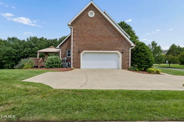 108 Strawberry Field Drive, Johnson City, TN 37604
