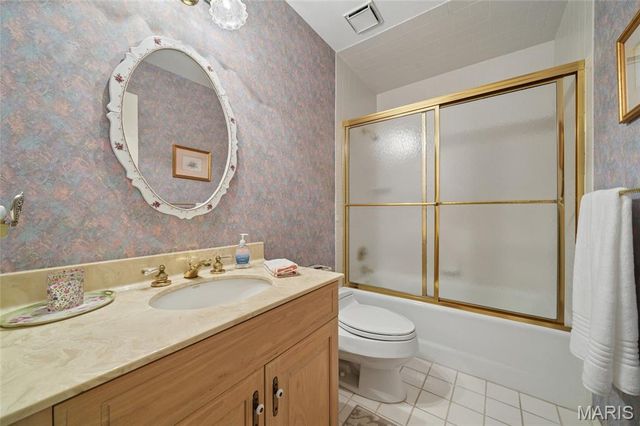 13302 Fairfield Circle Drive, Town And Country, MO 63017