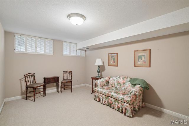 13302 Fairfield Circle Drive, Town And Country, MO 63017
