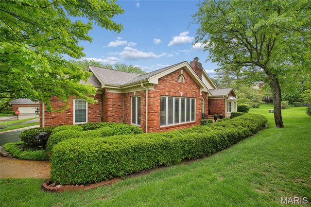 13302 Fairfield Circle Drive, Town And Country, MO 63017