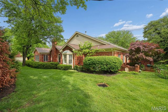 13302 Fairfield Circle Drive, Town And Country, MO 63017
