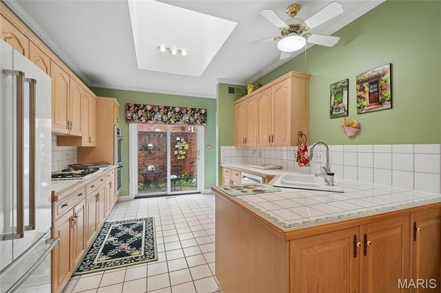 13302 Fairfield Circle Drive, Town And Country, MO 63017