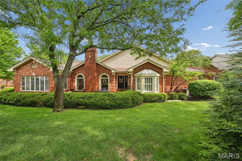13302 Fairfield Circle Drive, Town And Country, MO 63017