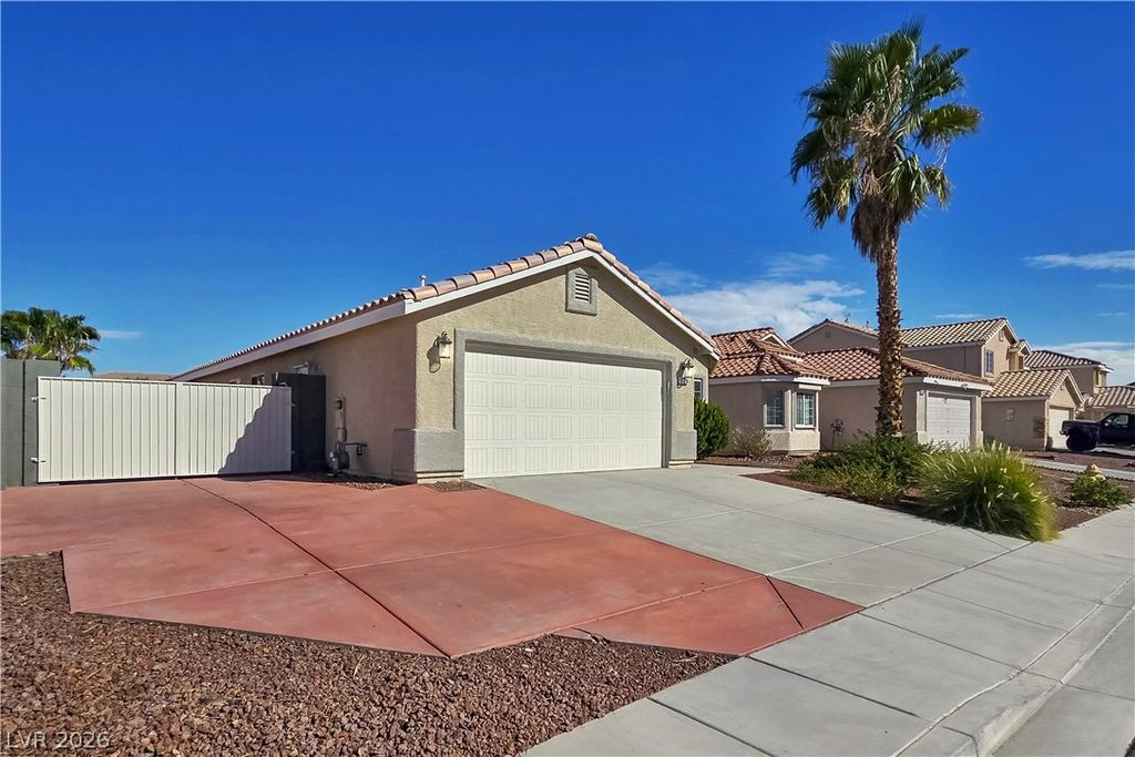 5324 Manor Stone Street, North Las Vegas, NV 89081 — photo 2