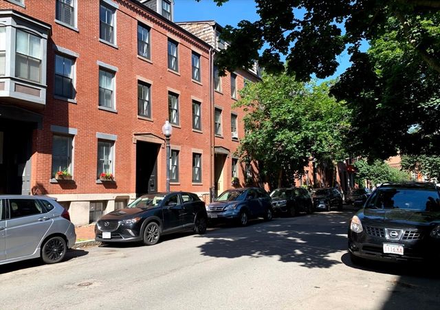 26 Hanson 3, Boston, MA 02118