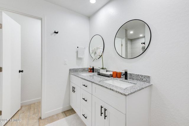 1821 W Hadley Street, Phoenix, AZ 85007