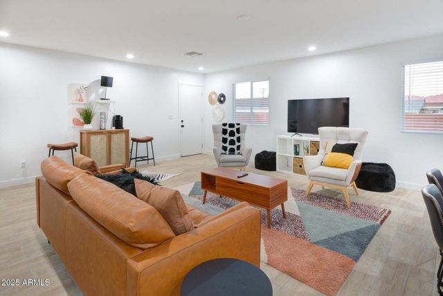 1821 W Hadley Street, Phoenix, AZ 85007