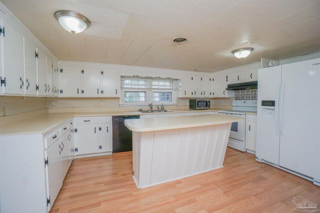 6265 Blue Angel Pkwy, Pensacola, FL 32526