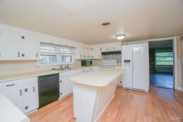 6265 Blue Angel Pkwy, Pensacola, FL 32526