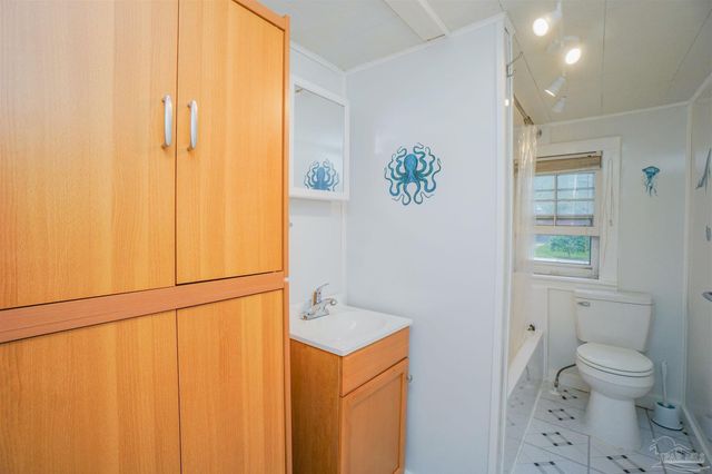 6265 Blue Angel Pkwy, Pensacola, FL 32526