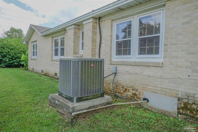 6265 Blue Angel Pkwy, Pensacola, FL 32526