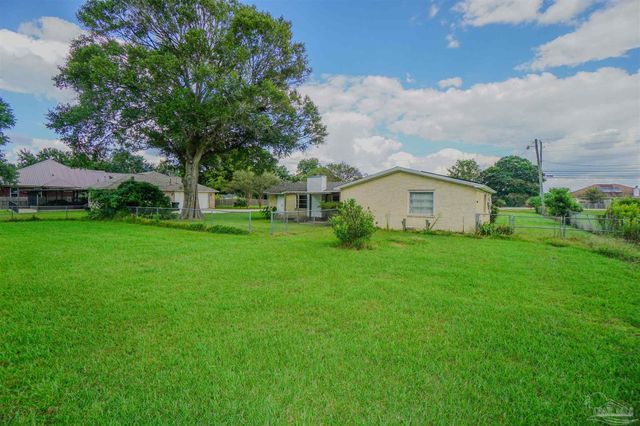 6265 Blue Angel Pkwy, Pensacola, FL 32526