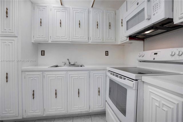 7925 Carlyle Ave 202, Miami Beach, FL 33141