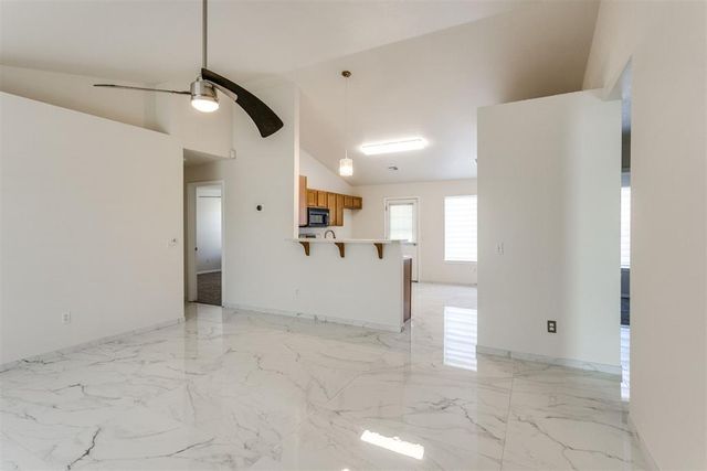1725 Queensbury Drive, Moore, OK 73160