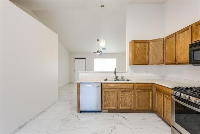 1725 Queensbury Drive, Moore, OK 73160