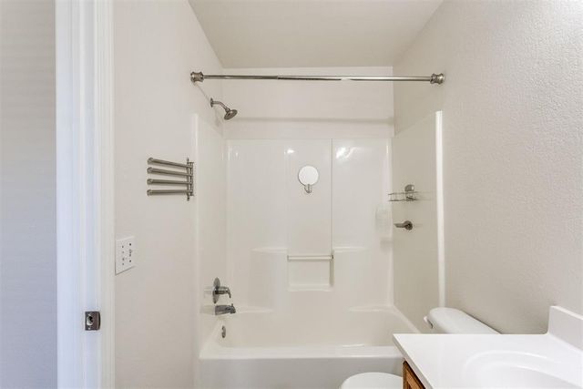 1725 Queensbury Drive, Moore, OK 73160