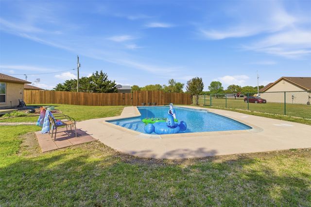 1570 Bryson Lane, Midlothian, TX 76065