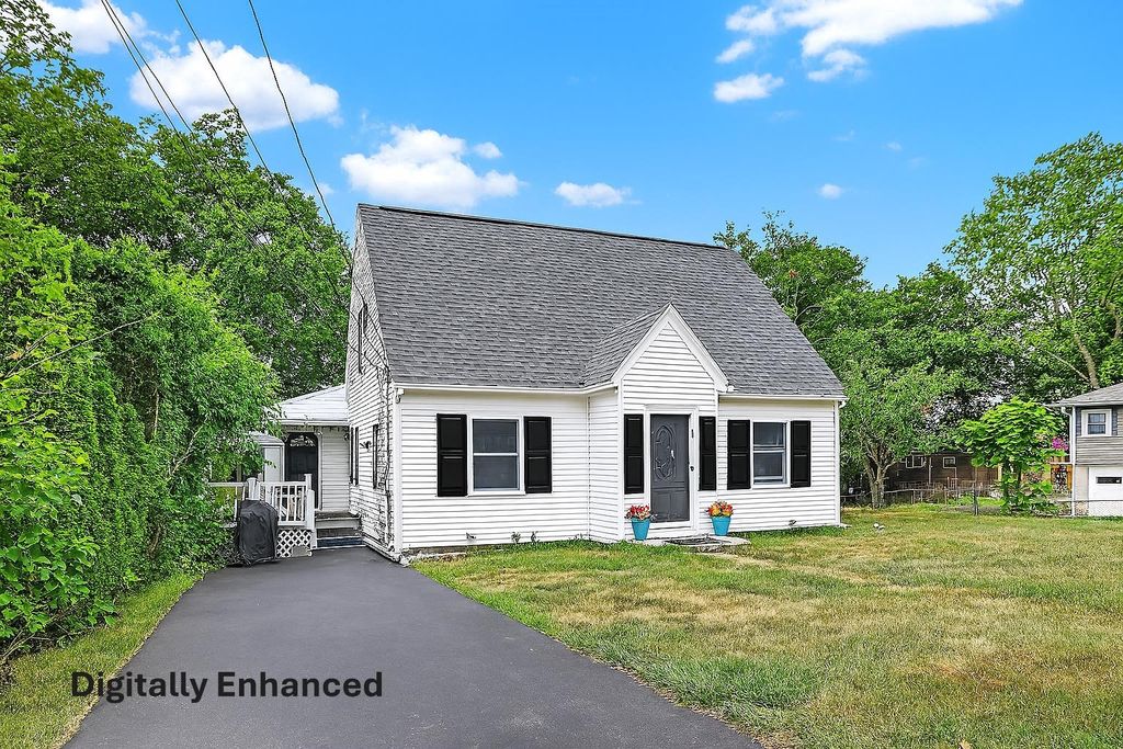 16 BENNING Street, Salem, NH 03079